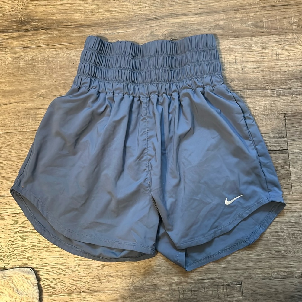 Nike Ultra High-Waisted 3” Brief Lined Shorts